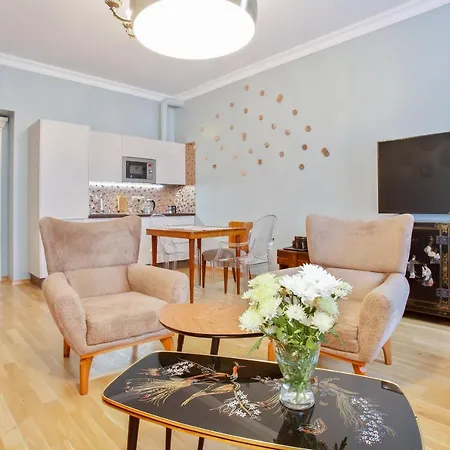Newly Opened, Designer Opera Apartment *