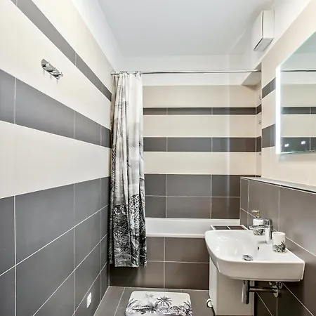 Newly Opened, Designer Opera * Prag