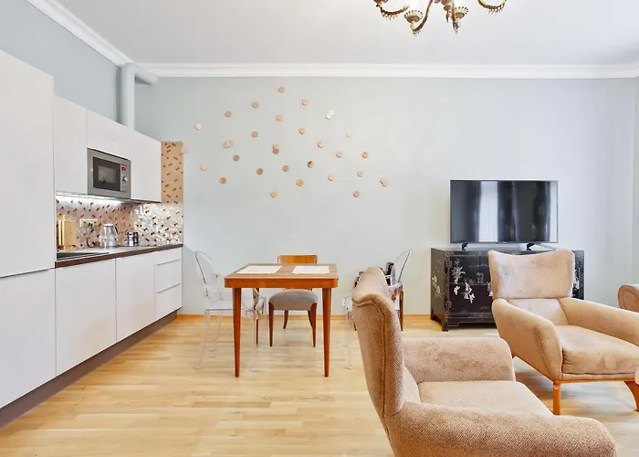 Apartment Newly Opened, Designer Opera